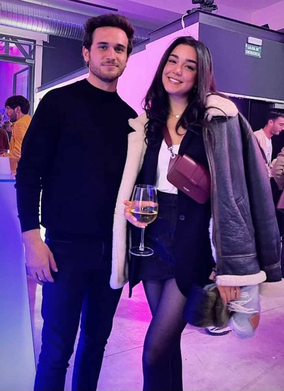 Alejandra Capetillo posa con un galán y revela si es su novio o no
