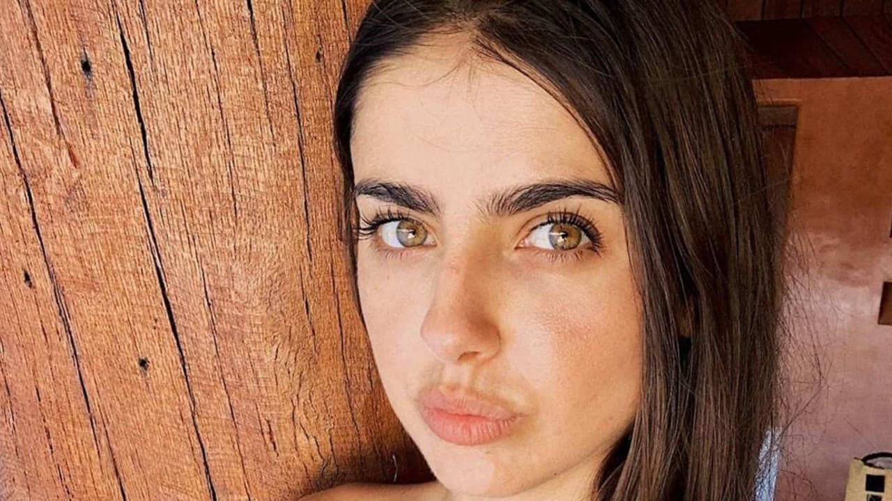 ‘Natural es lo más hermoso’: Michelle Renaud manda mensaje a mujeres ‘planas’