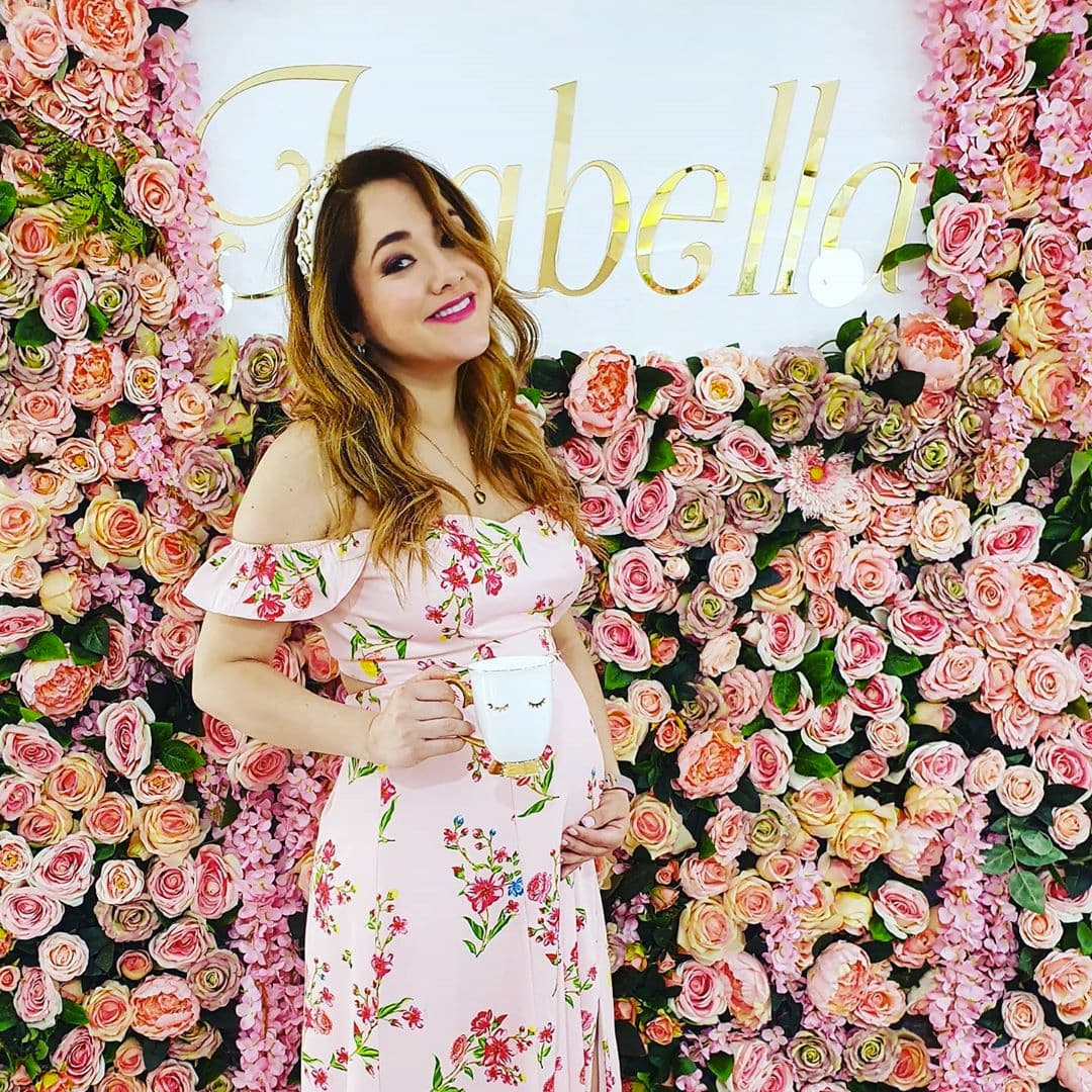 Además de dedicarse a la actuación, Sherlyn es empresaria y este año abrió una nueva sucursal de Isabella Café, pidiendo a sus seguidores que sigan apoyando a su negocio durante la contingencia sanitaria.