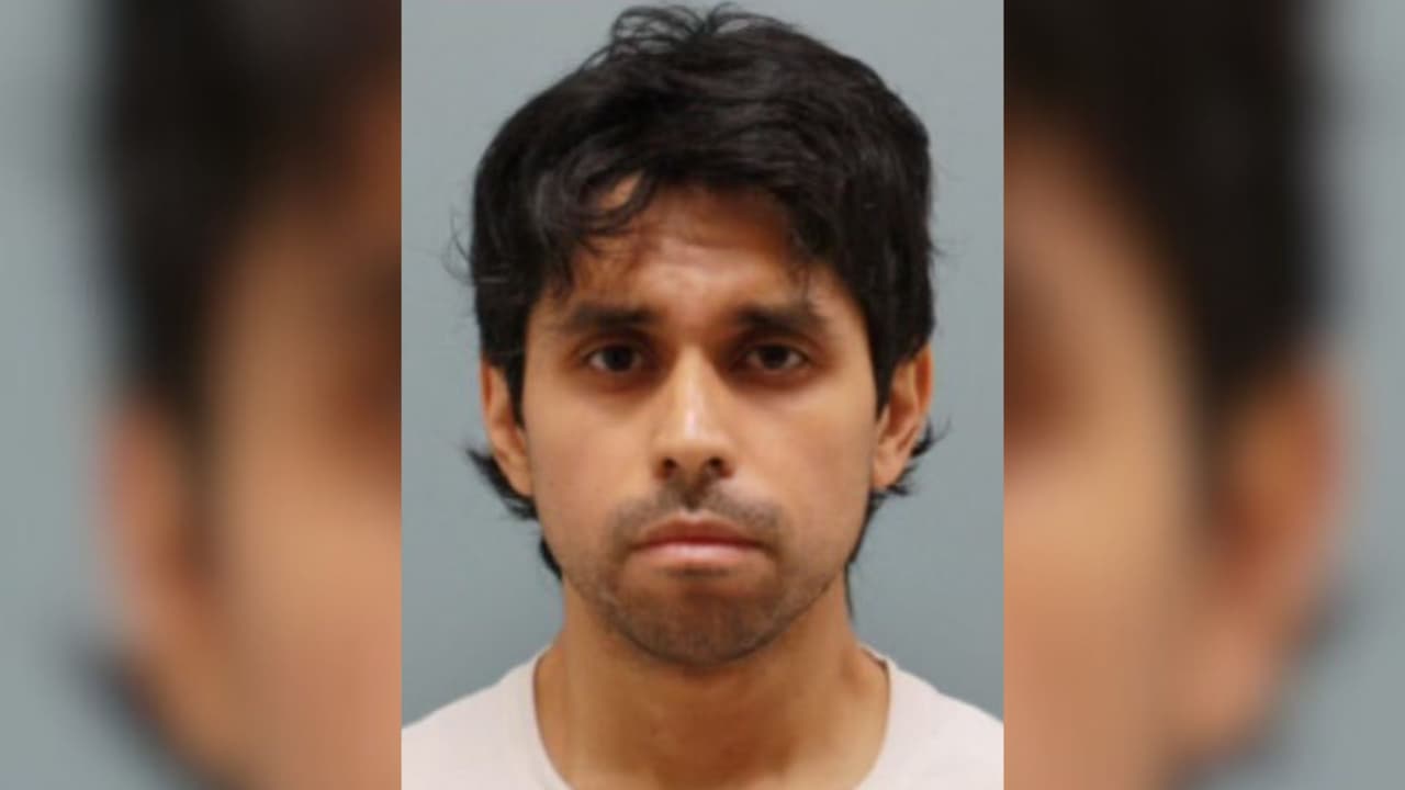 Asiste a corte Raúl Jacobo, el hombre acusado de matar a su propia madre en Houston