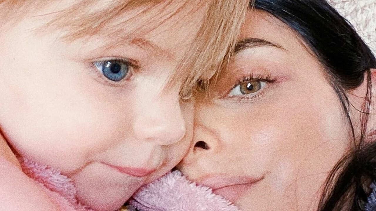 Aislinn Derbez asegura que Kailani es su despertador oficial, ‘¿Ya te despertaaastes?’