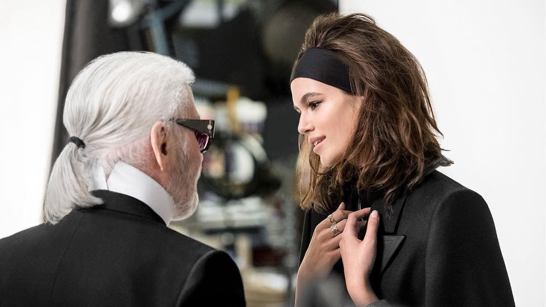 Kaia Gerber. Hija de la leyenda Cindy Crawford, fue una de las últimas elegidas por el alemán como estrella de sus campañas. Debutó para La Maison en 2018 y lanzó una colección para la firma Karl Lagerfeld.