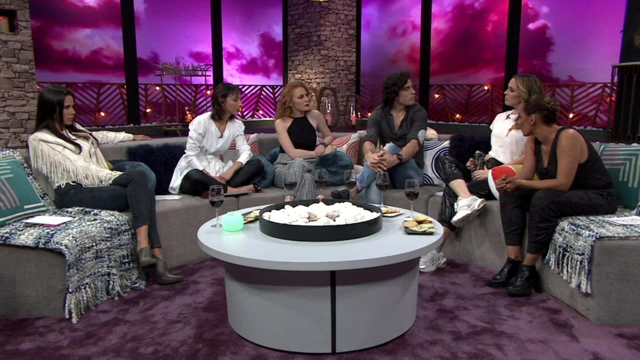 Las Netas Divinas debaten sobre las relaciones poliamorosas, una de ellas confiesa que sí podría estar en una