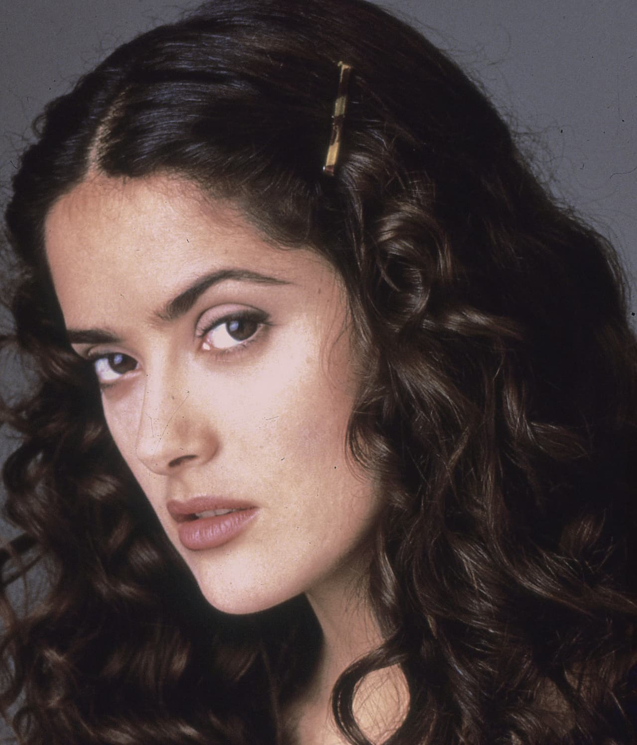 Protagonizó la telenovela Teresa y en 1991 fue nominada al premio Ariel por la película “El callejón de los milagros”.