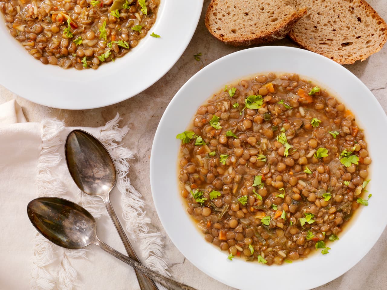 4. Lentejas. Este alimento es una fuente de fibra, proteína y vegetales para el cuerpo.