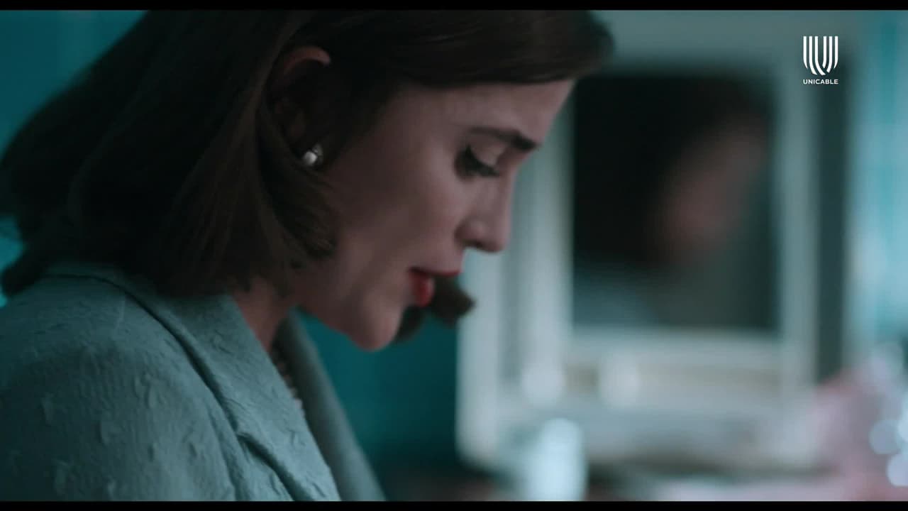 Consuelo prueba su propia mercancía y queda encantada