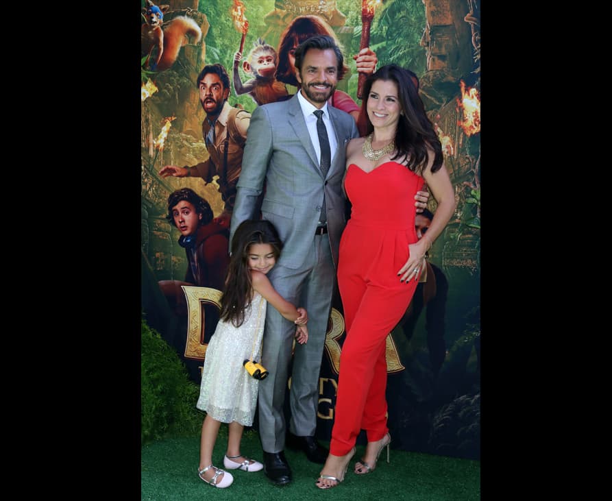 Mientras que Eugenio se casó con Alessandra Rosaldo en 2012, con quien tuvo a la pequeña Aitana el 4 de agosto de 2014, luego de más de 20 horas de trabajo de parto en un hospital de Santa Mónica, California.