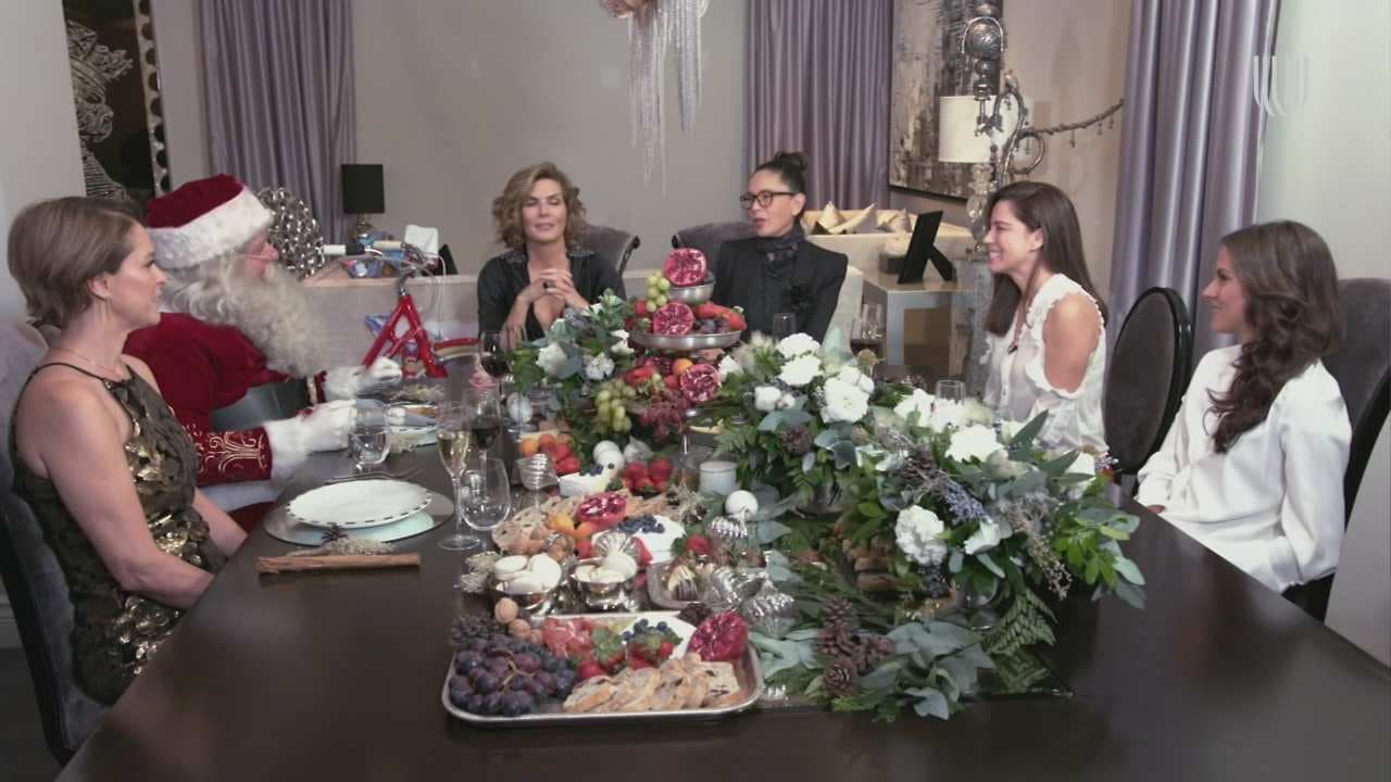 Entre amigas, Montserrat Oliver y Yolanda Andrade celebran la Navidad con un brindis