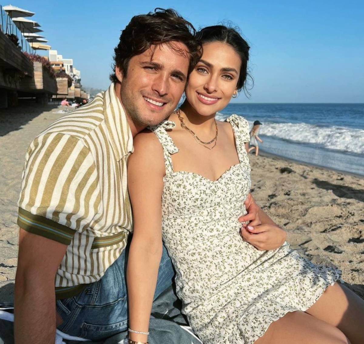 Diego Boneta le dedica romántica canción a Renata Notni
