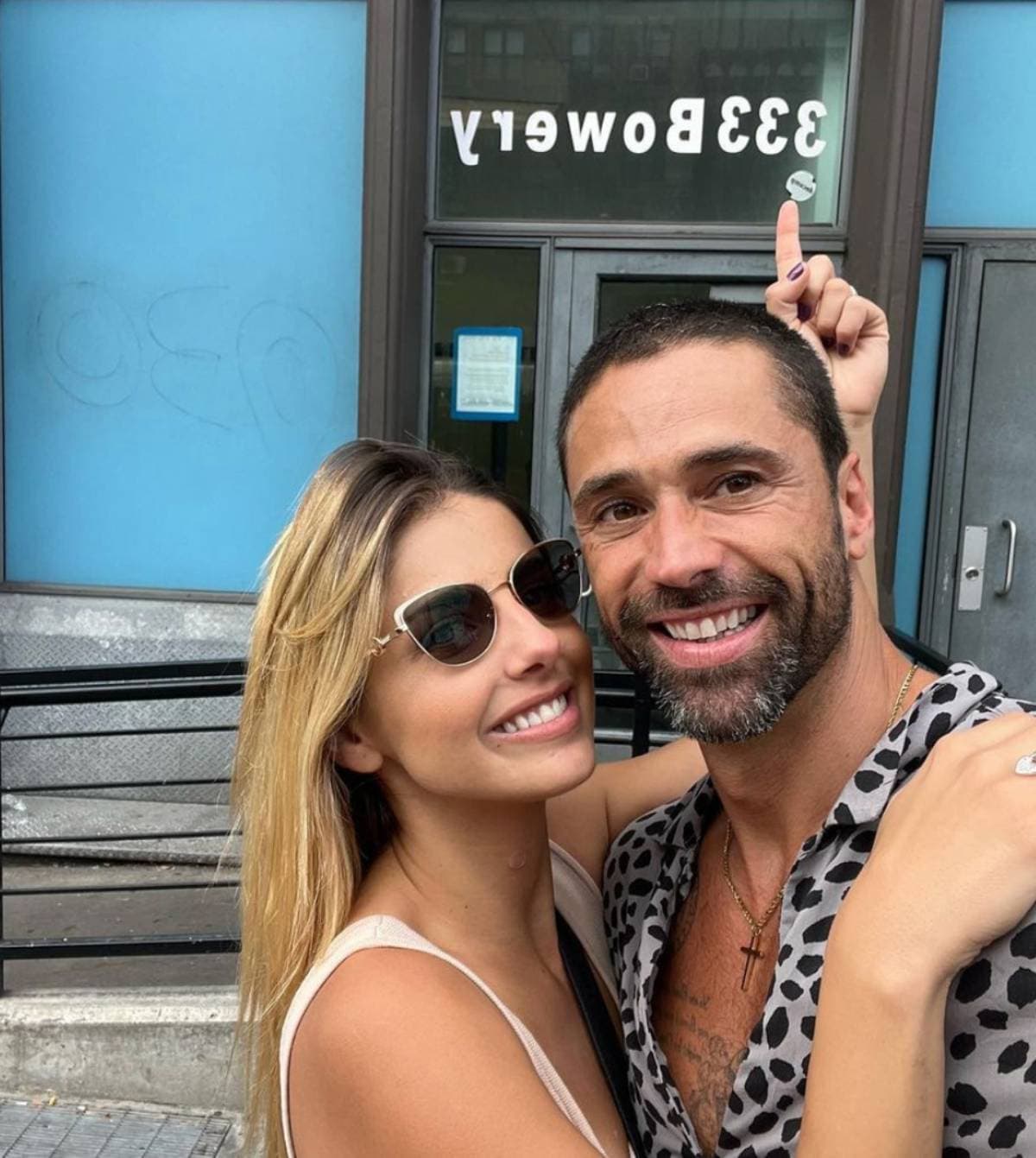 Michelle Renaud se deja ver muy enamorada de Matías Novoa en Nueva York