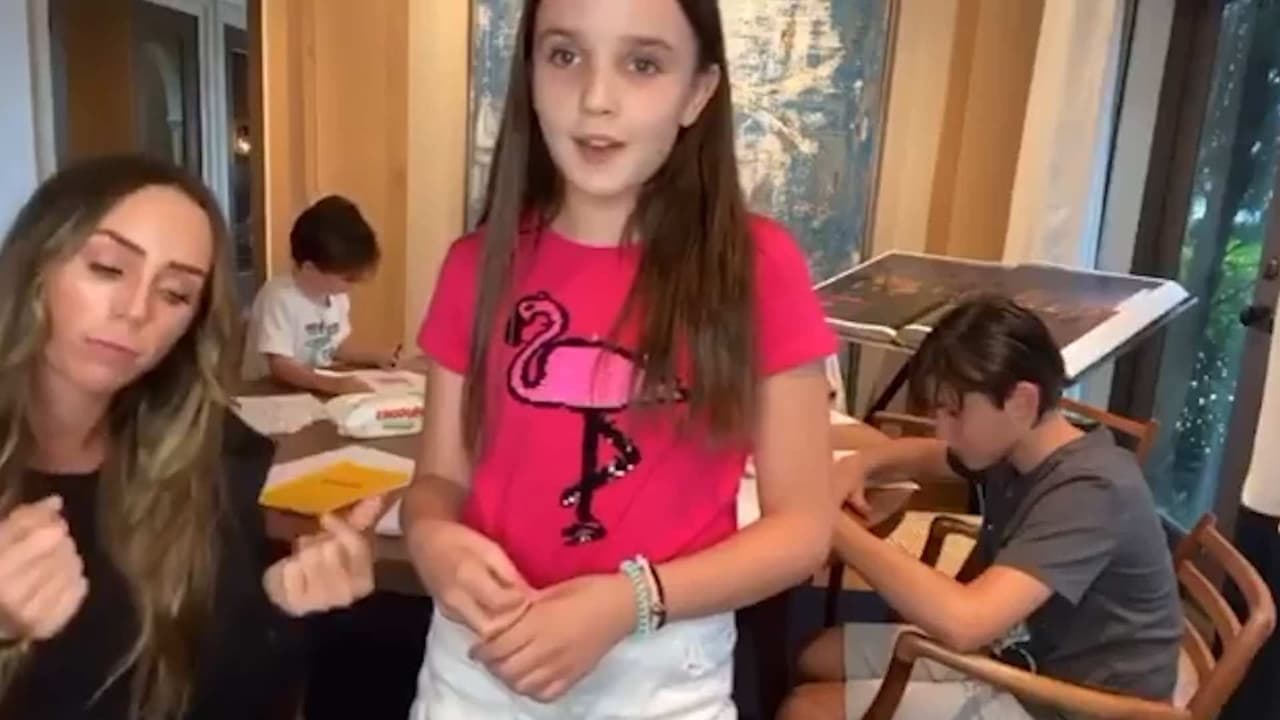 Inesita, hija de Inés Gómez Mont, sorprende con su hermosa voz al cantar éxito de Maroon 5