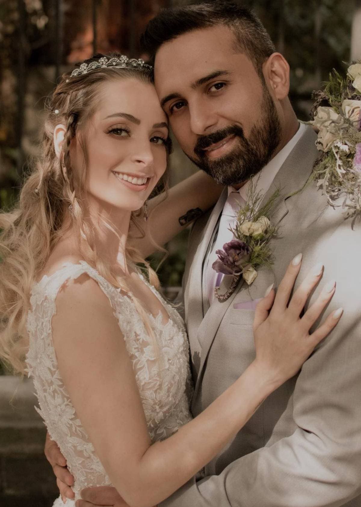 YosStop tiene boda de ensueño y comparte las fotos con sus fans