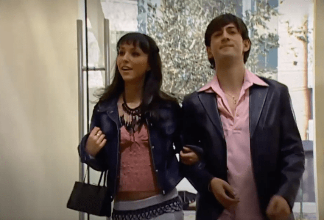 Tras haber estudiado en el Centro de Educación Artística (CEA), Natalia tuvo la oportunidad de hacer su debut en la telenovela juvenil ‘Rebelde’ en donde dio vida a Karen.
<br>
<br>Su personaje era novia de Nico (Rodrigo Nehme), un joven que pretendía a Lupita (Maite Perroni). 
<br>
<br>Apareció en el melodrama solo en algunos episodios y en aquel momento tenía 17 años. Sin duda, su look es muy diferente al que luce ahora. Ahí apareció con el cabello lacio y color negro azabache.
<br>