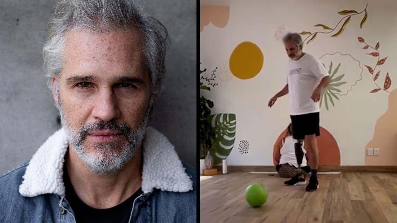 Juan Pablo Medina se relaja y disfruta echándose una “cascarita”