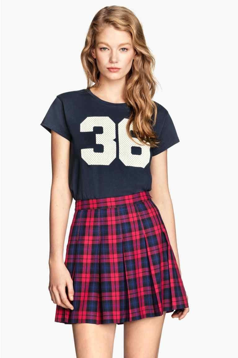 Falda tipo skater. Marca: H&M