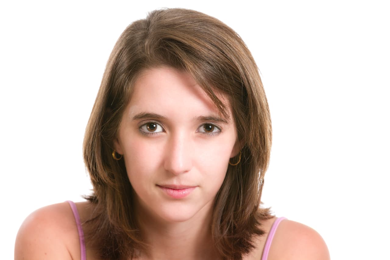 Si la simetría normal de su rostro se ha perdido o sientes adormecido un lado, son síntomas que deben ser revisados lo más pronto posible por un especialista, ya que puede tratarse de una apoplejía