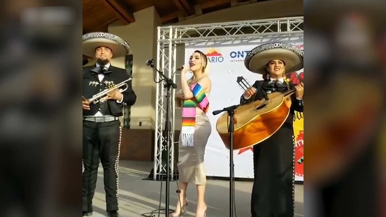 De rancheras y algo más: Frida Sofía sorprende al cantar acompañada de mariachi