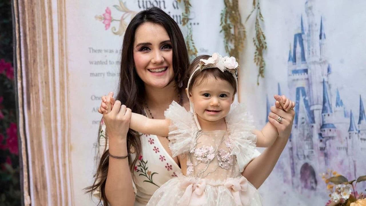 La bebita de Dulce María cumplió un año de edad: así fue su pastel y asombroso regalo