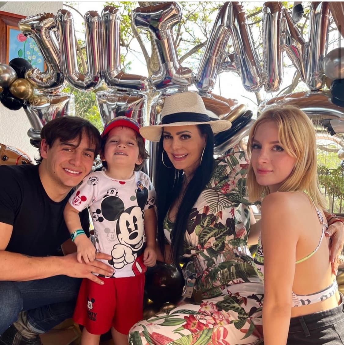 Hijo de Maribel Guardia aclara cómo va su matrimonio tras besar a una fan