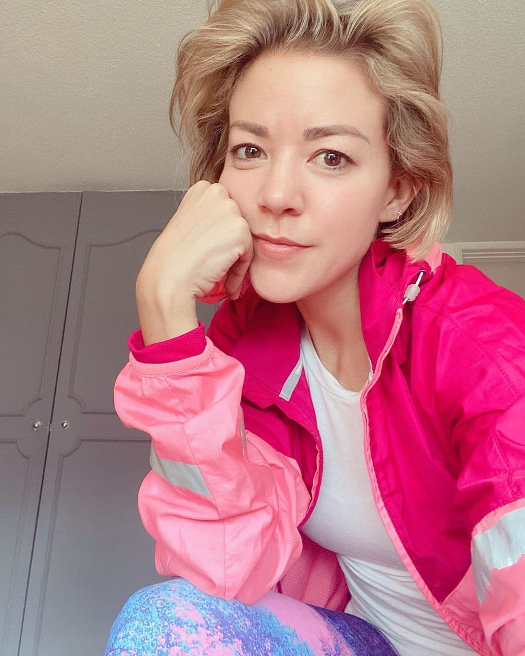Fernanda Castillo, actriz de 'El Señor de los Cielos' se ve espectacular. Al parecer lleva varios kilos abajo y una vida más saludable. Fernanda ha estado subiendo fotos de ella al natural y no es la primera vez, por allá del 2017 ya levantaba notas y suspiros con la cara lavada. Sin duda, una mujer poderosa.