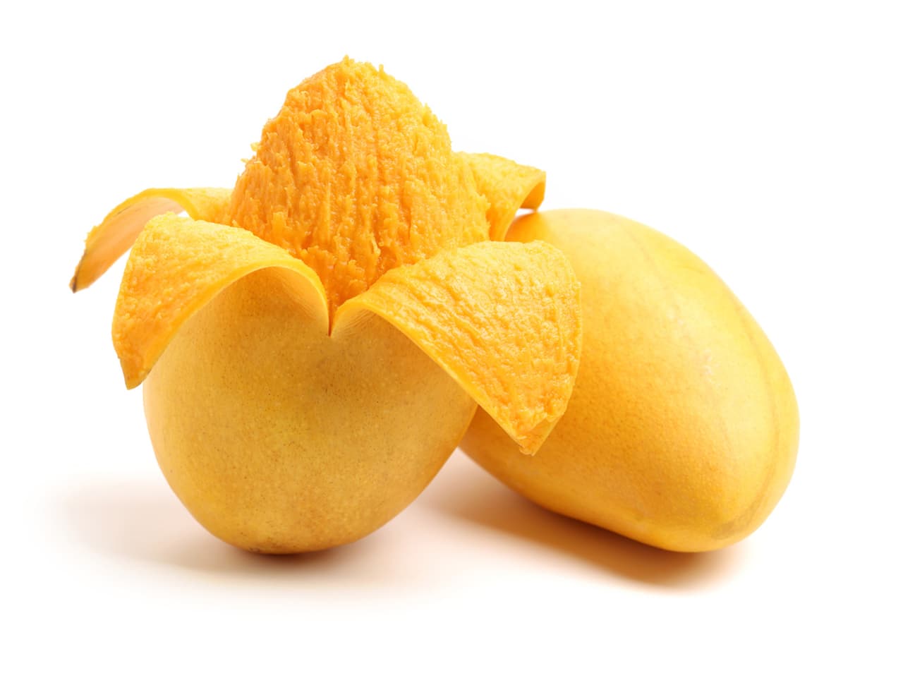 Mango. Al igual que la sandía y el plátano, contiene mucha azúcar que a largo plazo te subirá de peso y dañará tu organismo (FOTO: iStock)