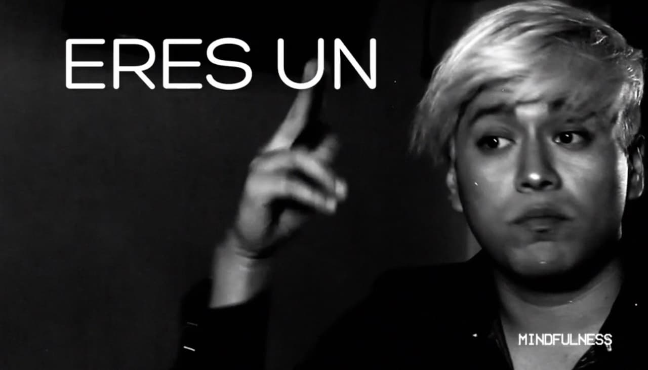 Carlos Velasco trasciende la discriminación con inteligencia