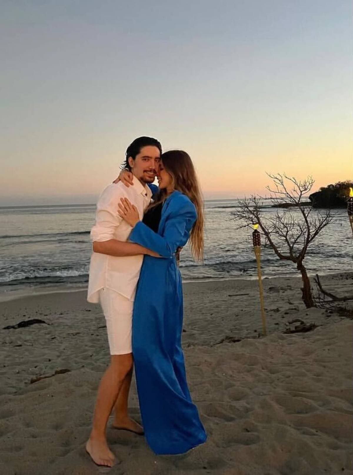 Alex Fernández y Alexia Hernández por fin se casaron por la iglesia
