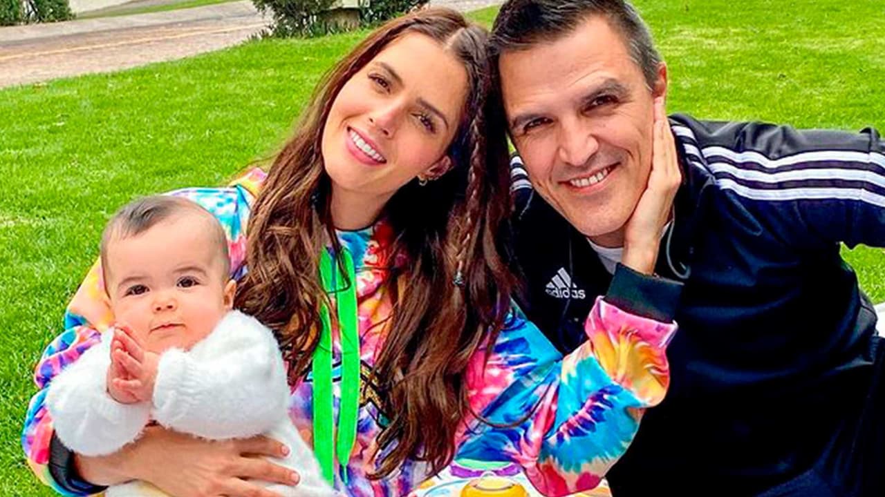Claudia Álvarez muestra la travesura que su bebé Kira le hizo a su esposo, Billy Rovzar