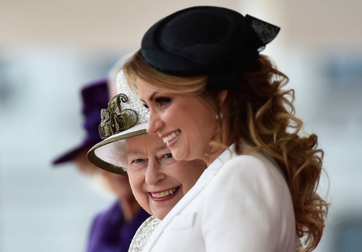 Hijas de Angélica Rivera publican fotos de la actriz con la Reina Isabel II