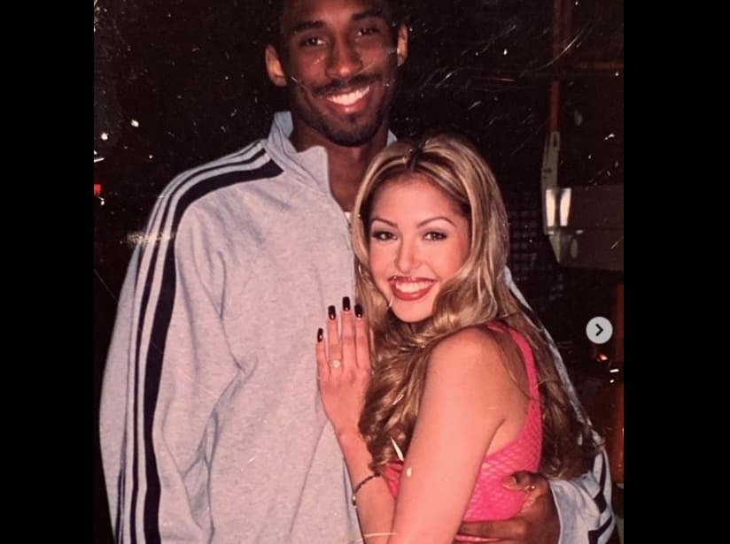 Vanessa, nacida en Los Ángeles, y Kobe se conocieron en noviembre 1999, cuando ella tenía 17 años y él 20. El flechazo ocurrió cuando ella fue elegida como una de las bailarinas del video del tema ‘G’d Up’ del grupo Tha Eastsidaz.