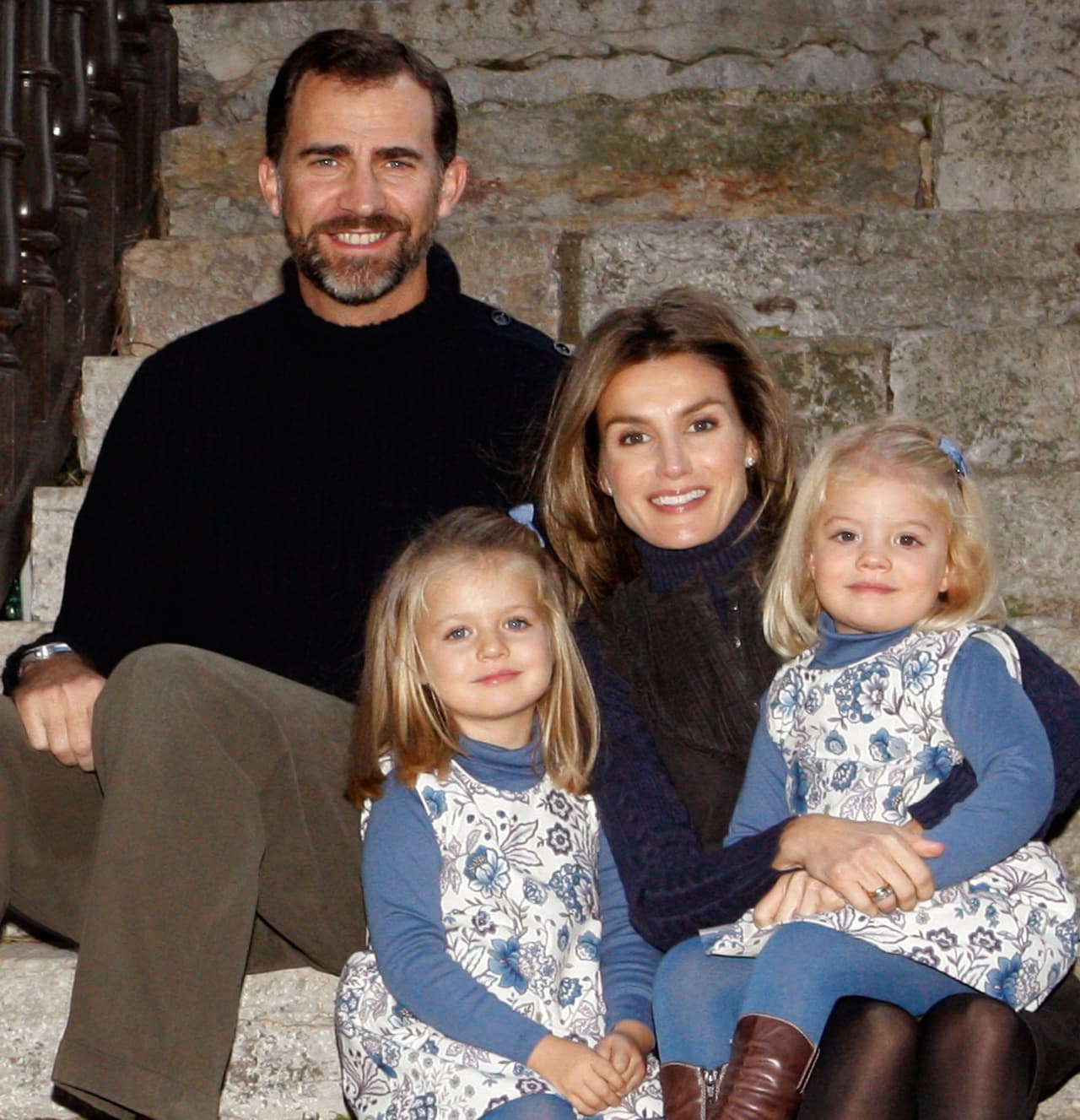 El 2 de junio del 2014, el rey Juan Carlos comunicó a España su decisión de abdicar al trono, convirtiendo en princesa de Asturias a Leonor un 19 de junio del mismo año. La abdicación de su abuelo volvió rey a su padre y la posicionó en un lugar cada vez más cercano a la corona, muy por delante de su hermana menor, la infanta Sofía o de sus tías y primos.