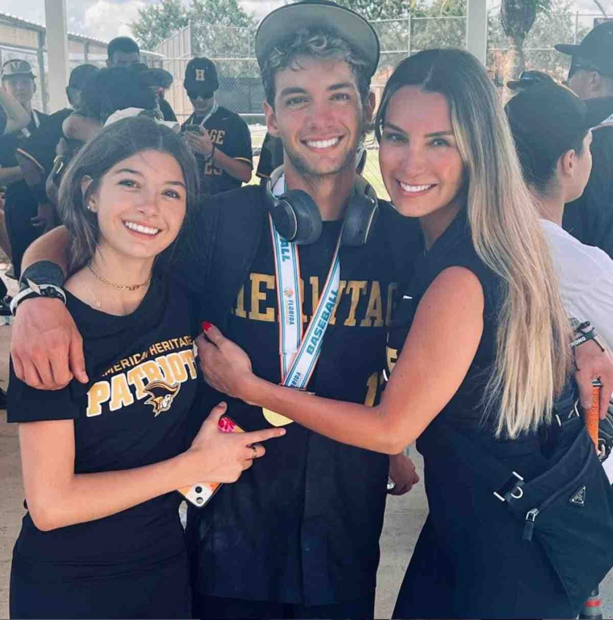 Elizabeth Gutiérrez presume orgullosa los logros de su hijo Christopher Levy