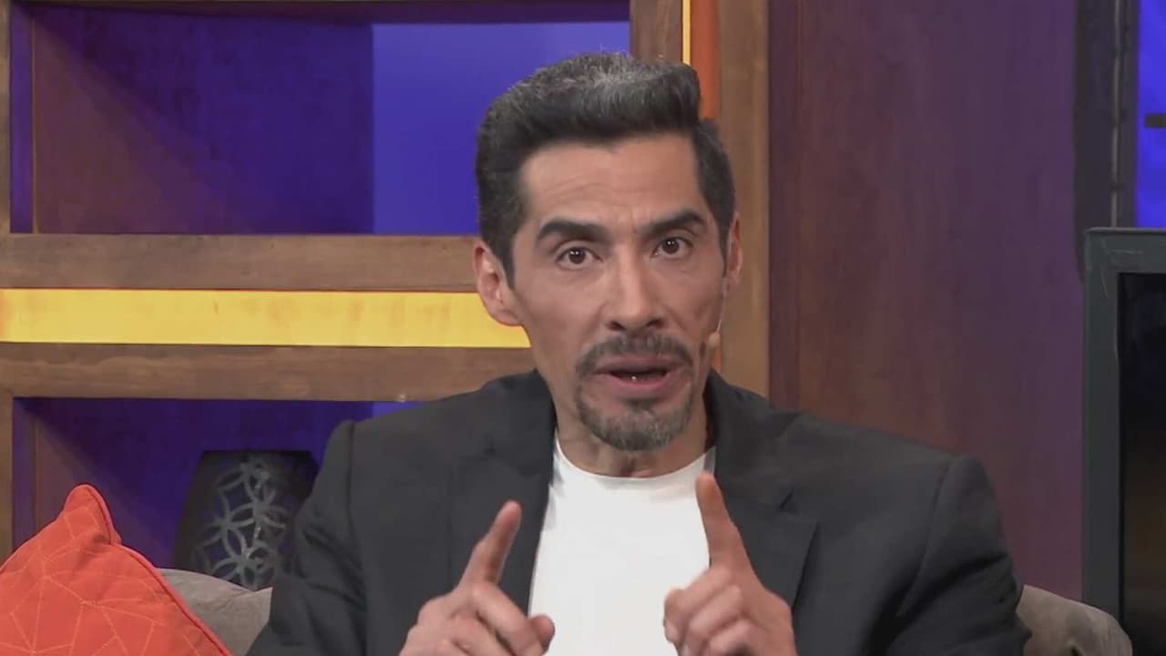 Charly López asegura que dormir en cuartos separados es el secreto para un matrimonio exitoso