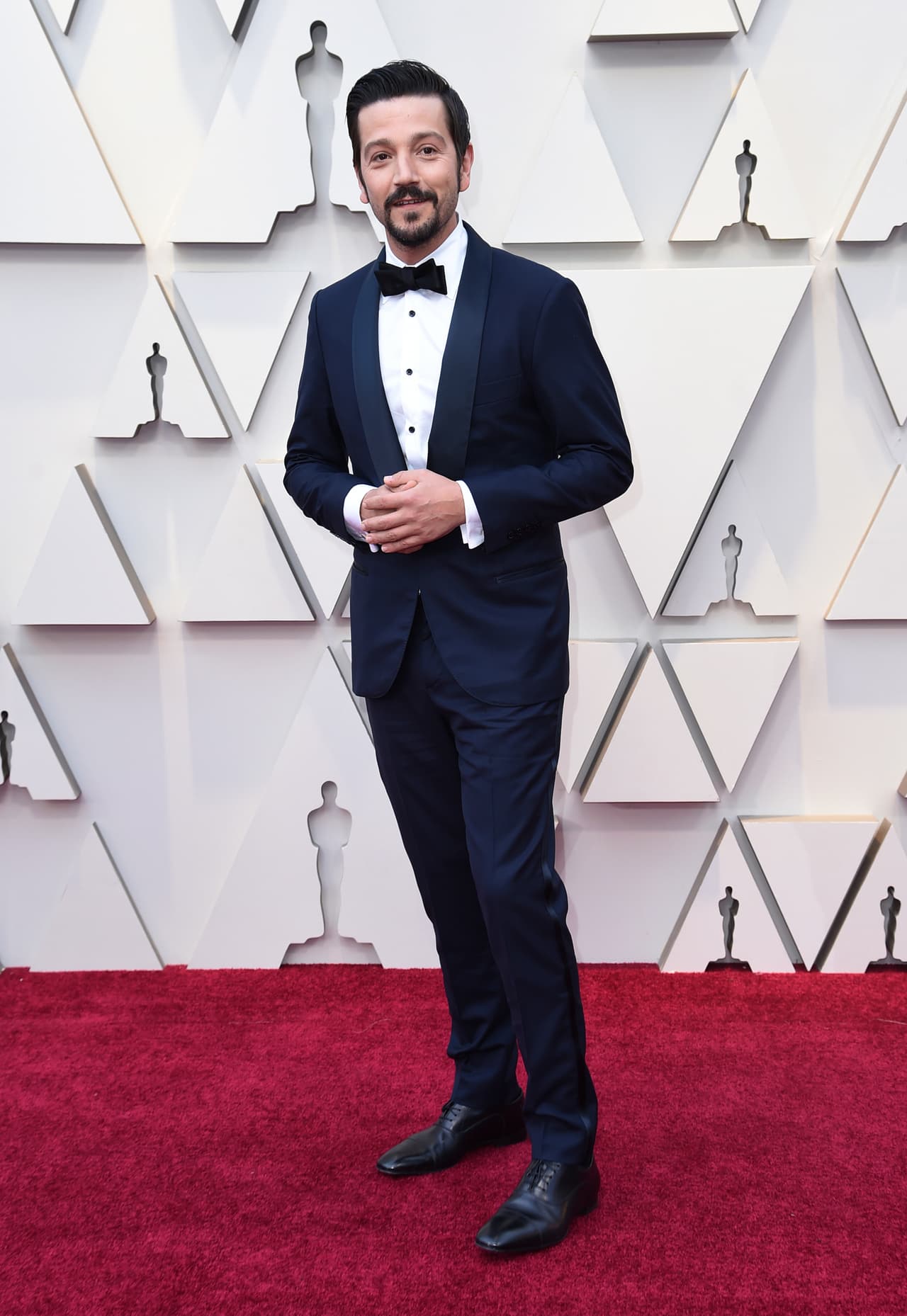 Diego Luna se mostró relajado y contento de apoyar a "Roma" en los Oscares.