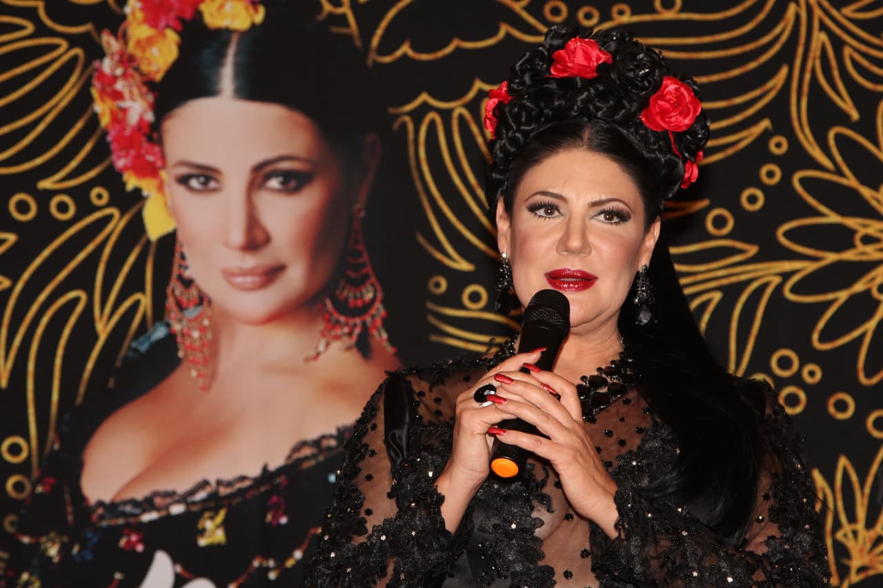 La cantante y actriz Alejandra Ávalos le rinde homenaje a la música mexicana con el disco ‘México Majestuoso’.