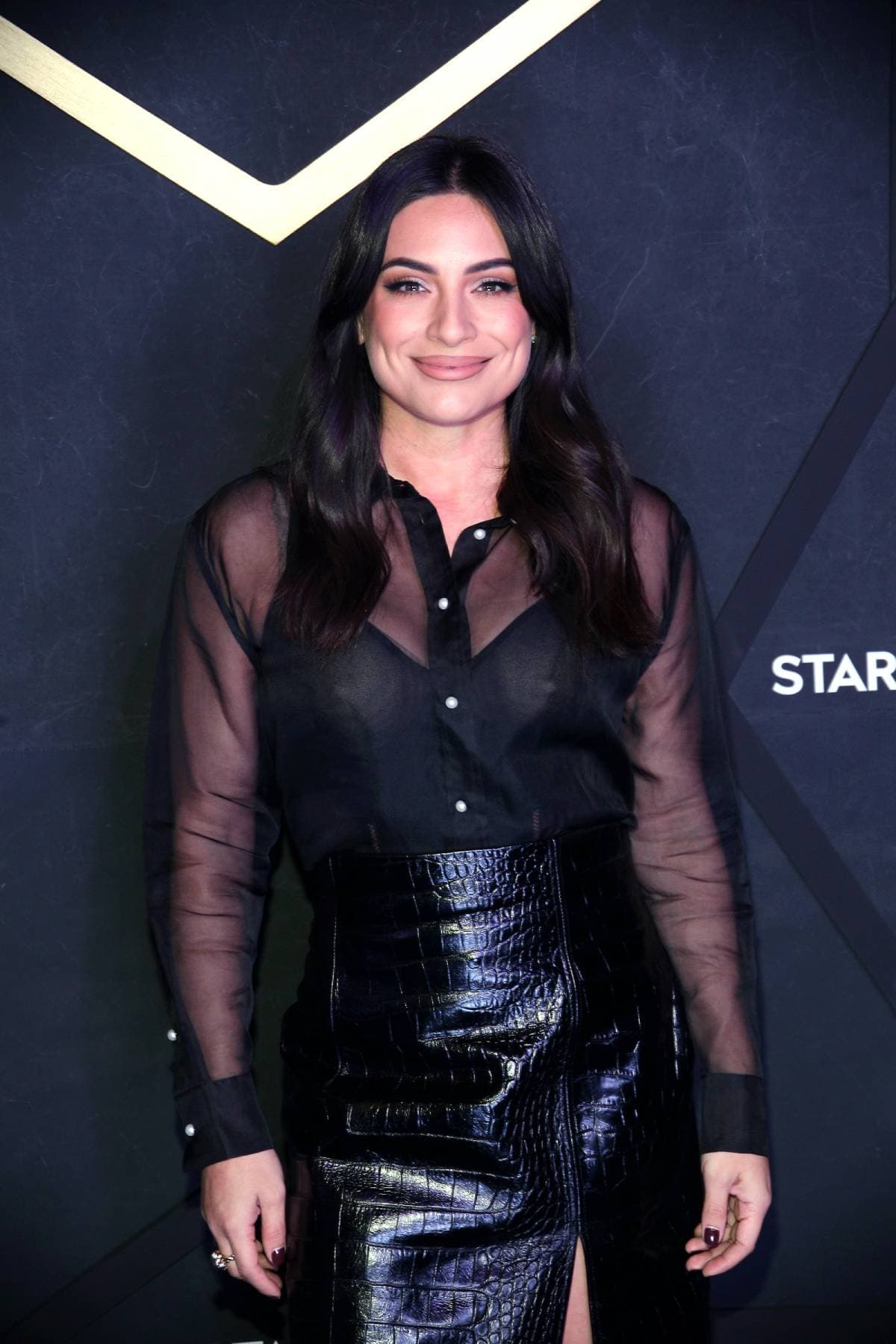 Ana Brenda Contreras celebra sus 36 años con íntima cena