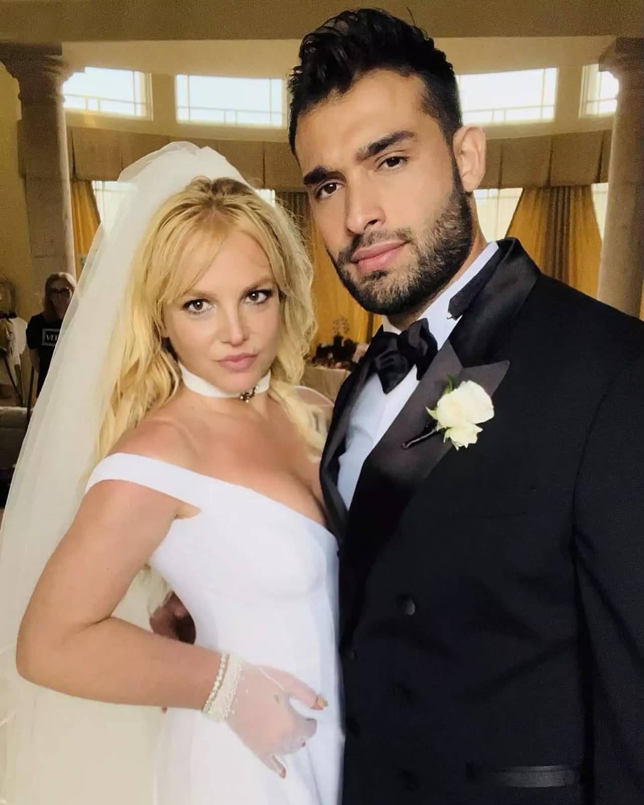 Britney Spears molesta porque la iglesia católica se niega a casarla