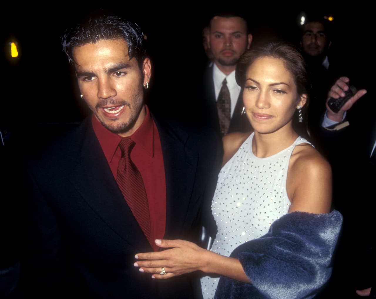 JLo se casó por primera vez en 1997 con Ojani Noa, un cubano que trabajaba en un restaurante. Aunque su matrimonio duró 11 meses, él parece no olvidarla porque no deja de hablar mal de ella.
