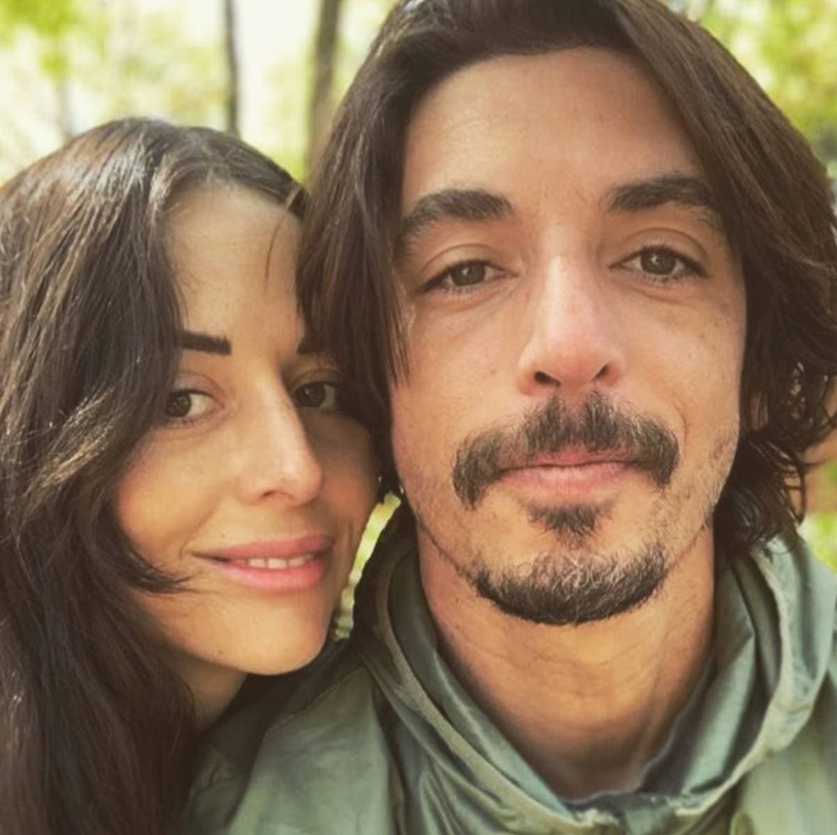 Zuria Vega y Alberto Guerra presumen su amor en su séptimo aniversario