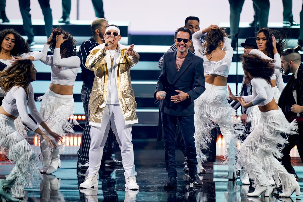 Daddy Yankee y Marc Anthony compartieron escenario. Las leyendas de la música subieron a cantar juntos y le pusieron sabor a la fiesta con sus voces y ritmo.