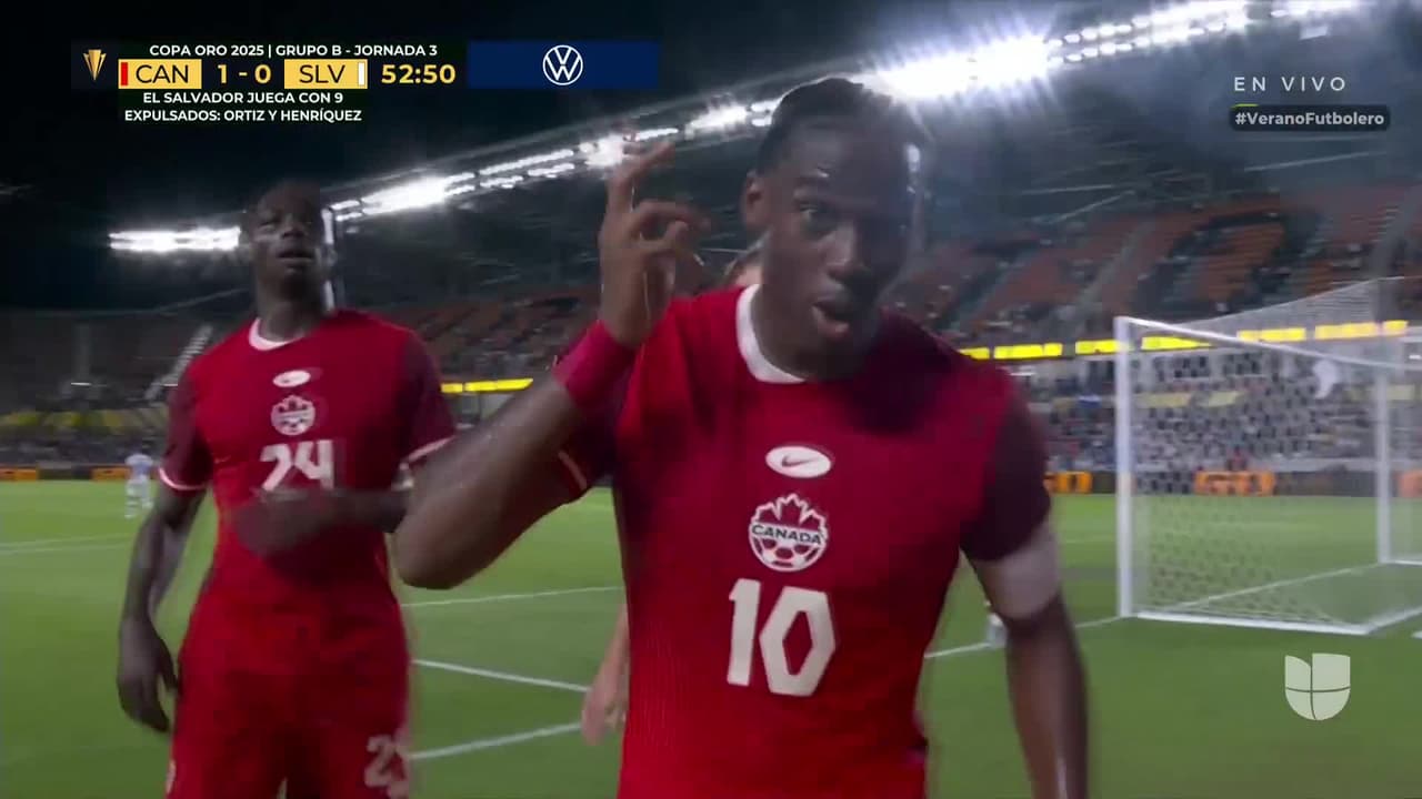¡Por fin llega el gol! Jonathan David define de gran manera para el 1-0