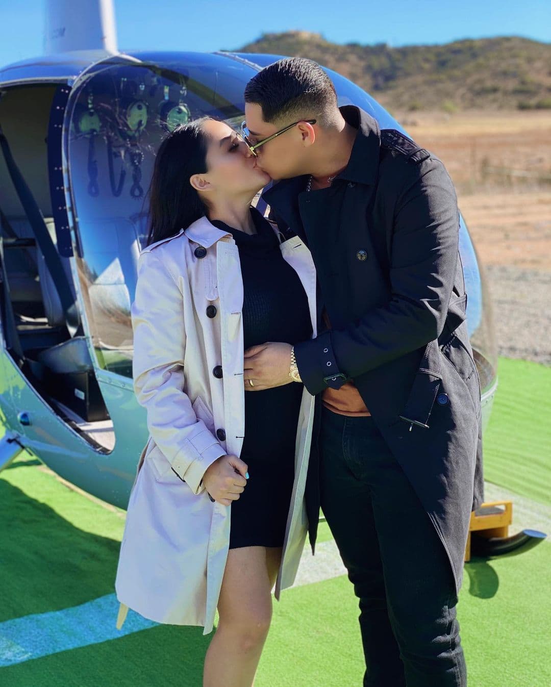 Eduin Caz presume sus románticas vacaciones en Hawaii
