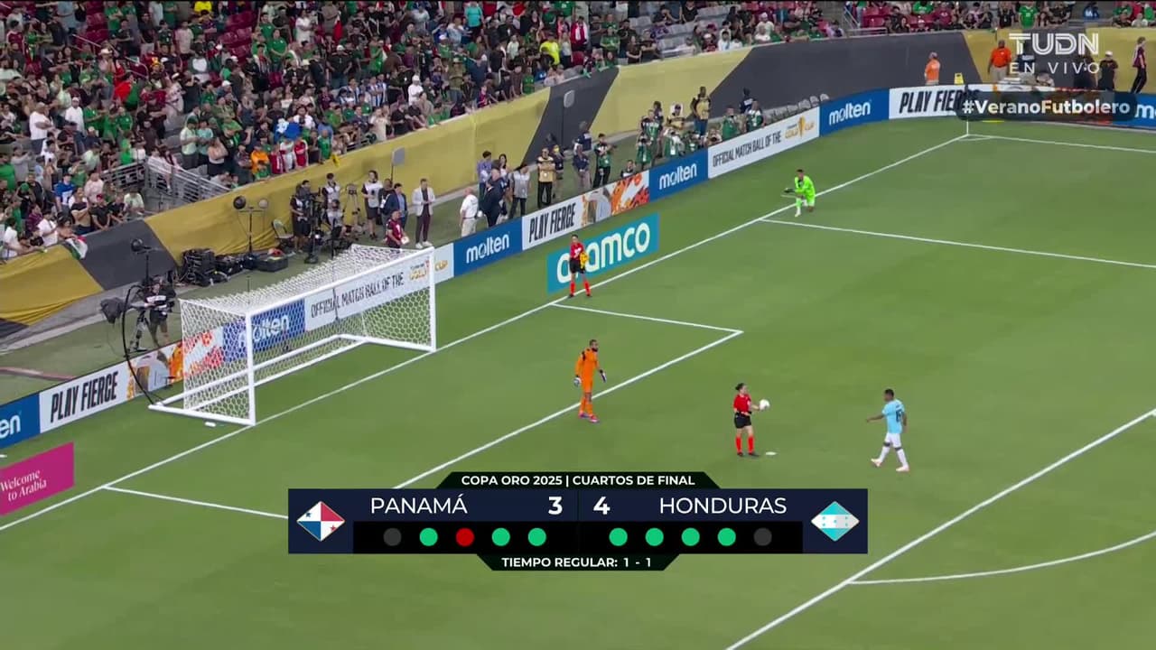 ¡GOL!  anota para Panamá. Éric Davis