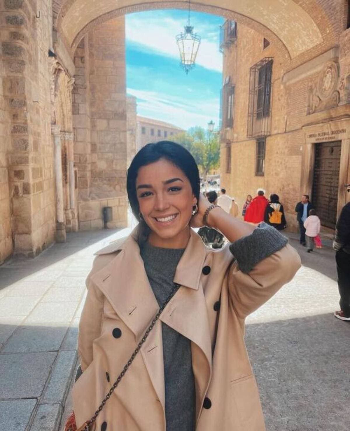 Alejandra Capetillo les da a sus fans consejos para tener una relación a distancia