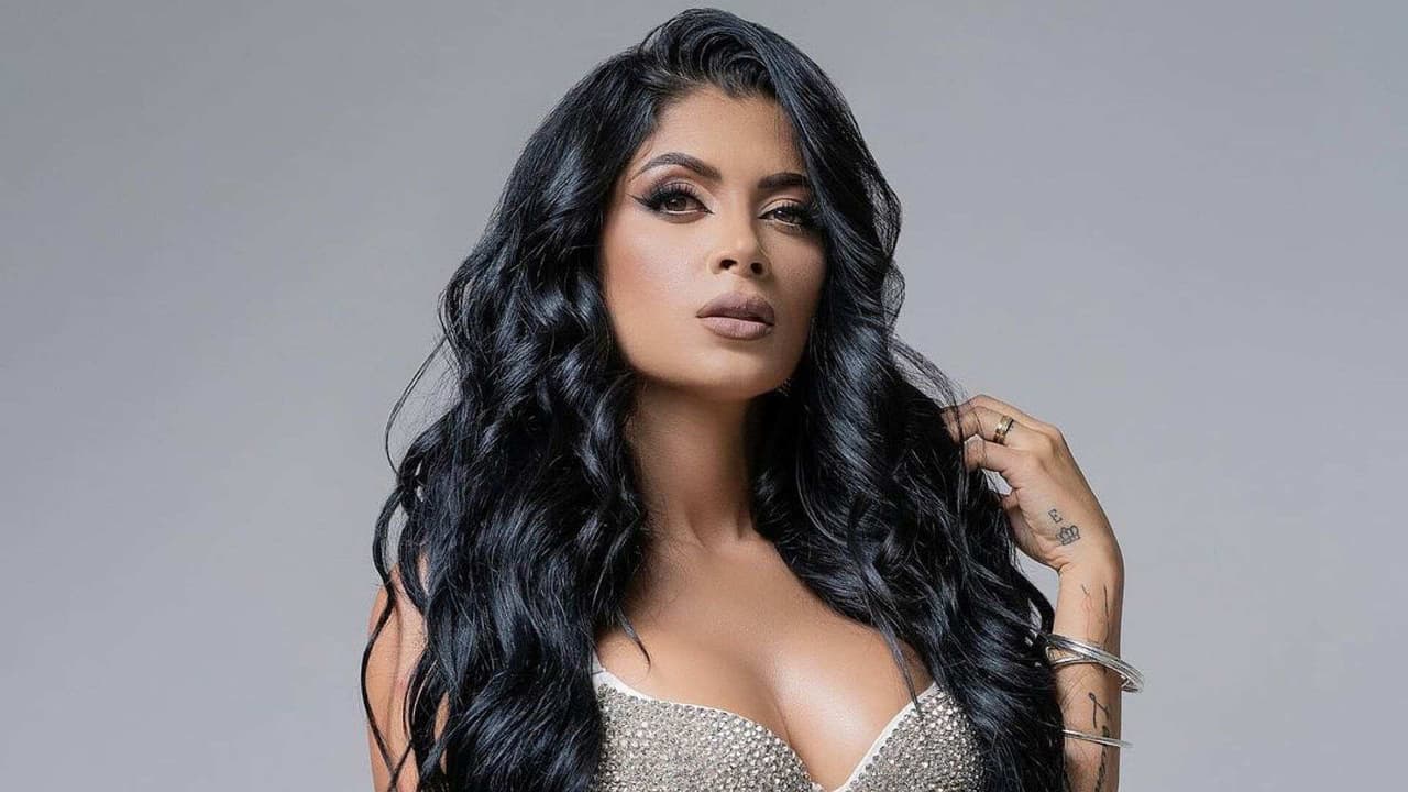 Kimberly Flores se deshace de su cabellera larga y sorprende con nuevo cambio de look