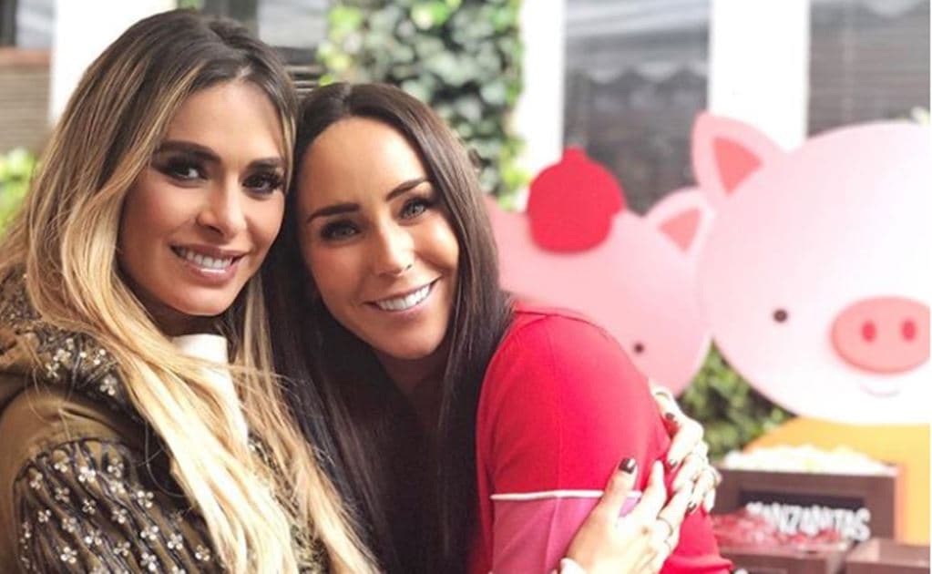 Las 'comadres' más queridas de la farándula mexicana se reencuentran tras meses de cuarentena.