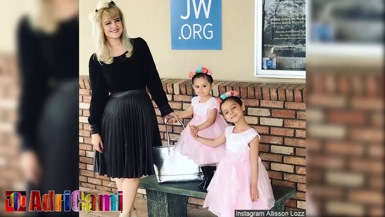 A la corta edad de 18 años, la actriz se convirtió en mamá por primera vez de su primera hija London Rose y tres años más tarde dio a luz a Sydney Allisson. 
<br>