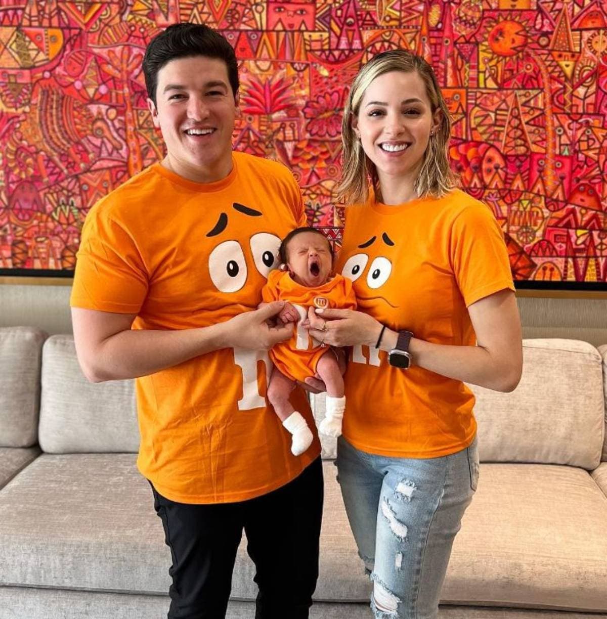 Mariana Rodríguez y Samuel García felices de celebrar sus primeros años de matrimonio junto a su hija Mariel