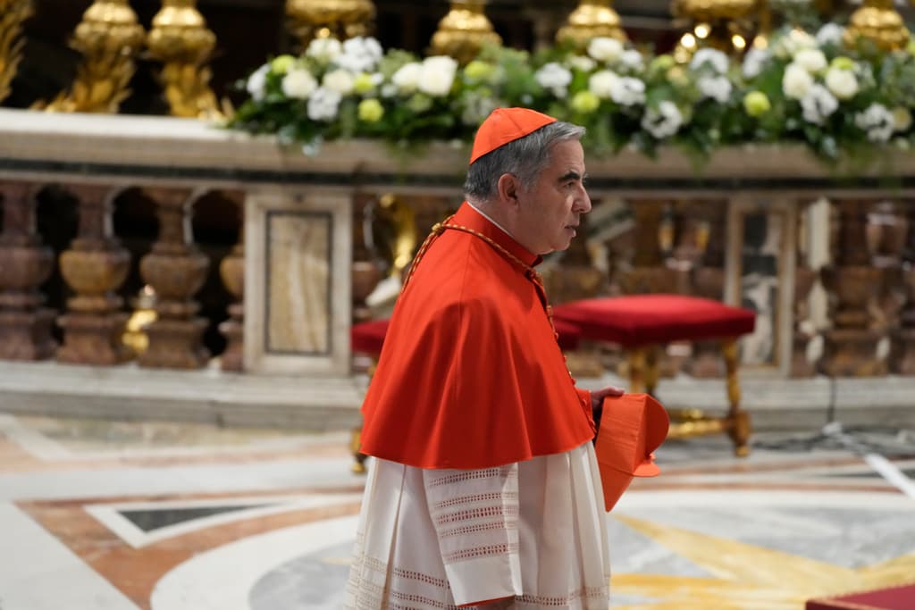 Becciu, el cardenal convicto que quiere estar en el cónclave 