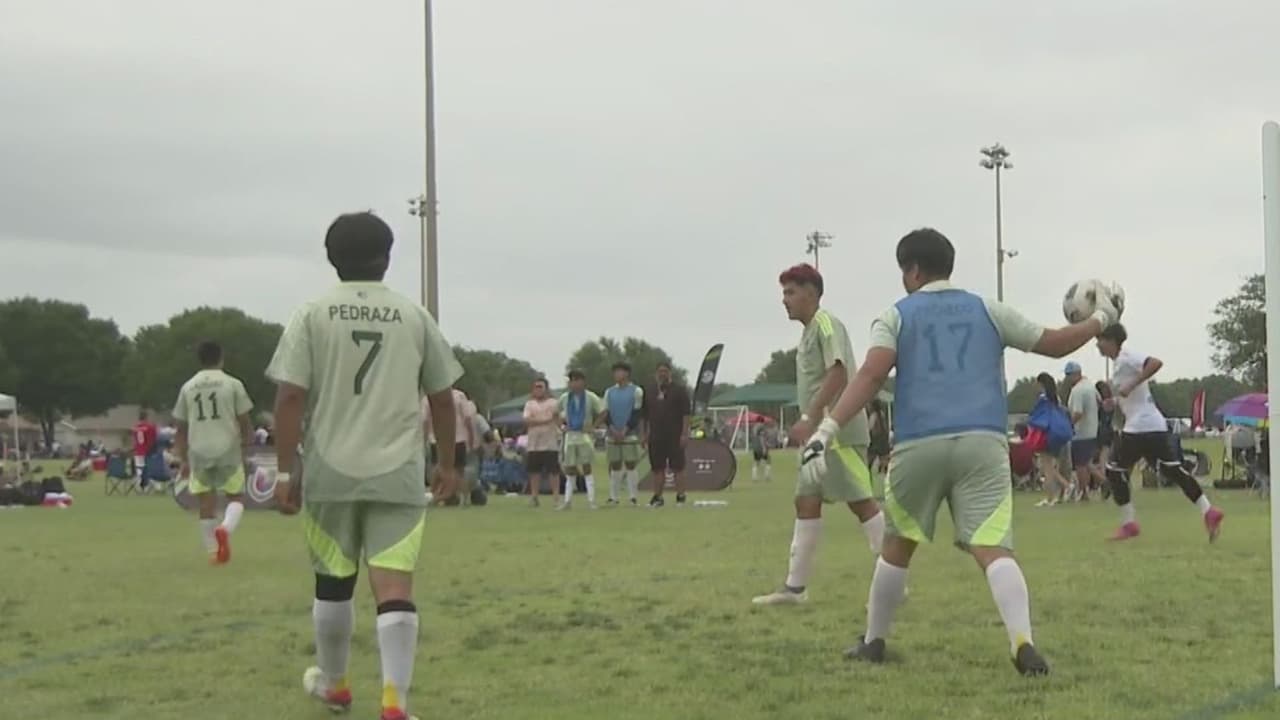 Así se hidratan los jóvenes que participan en la Copa Univision para no sufrir un golpe de calor